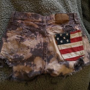 VINTAGE HIGH WAISTED 501 LEVIS SHORTS